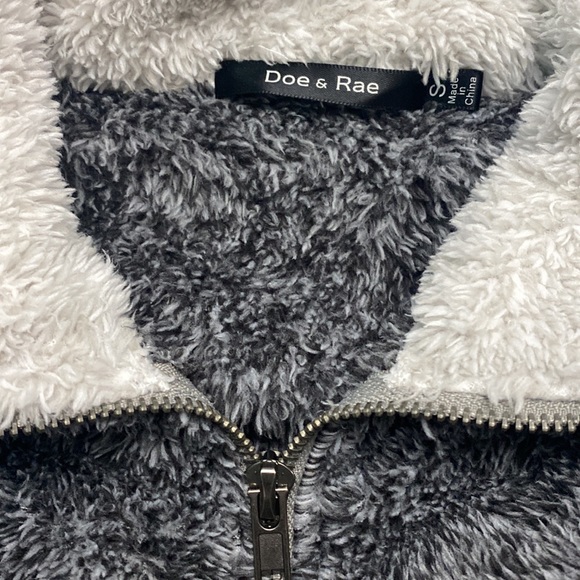 Doe & Rae Sherpa quarter zip pullover - Picture 2 of 7